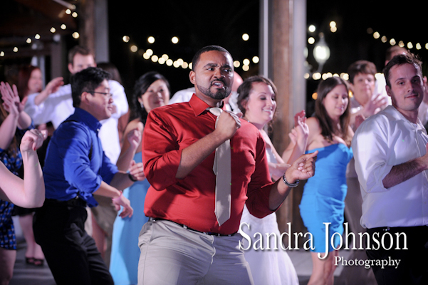 Best Lakeside wedding at Paradise Cove in Orlando, Florida - Wedding photographer - Sandra Johnson (SJFoto.com)